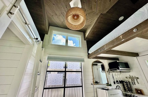 Buena Vista Cottage | Tiny House Near Miami Design District