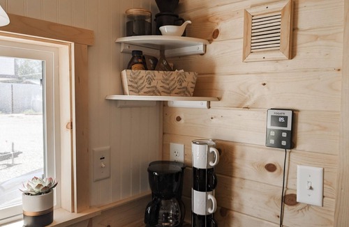 Farmington House | Tiny House - Vista Retreat