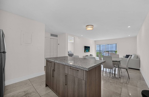 Sunny Isles Beach Condo | Top-Floor Near Beach Condo, Pool + Skyline Views