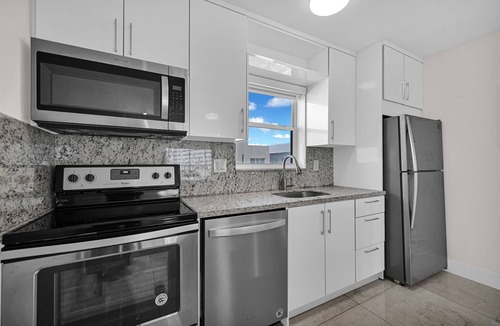 Sunny Isles Beach Condo | Top-Floor Near Beach Condo, Pool + Skyline Views