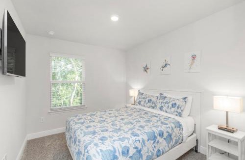 Wright House | Tortuga Cove 1028 Sleeps 11, Free Activities Included!