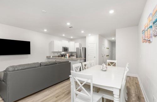 Wright House | Tortuga Cove 1028 Sleeps 11, Free Activities Included!