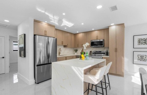 Lighthouse Point House | Toucan Tiki Retreat | Coastal Modern - Heated Pool