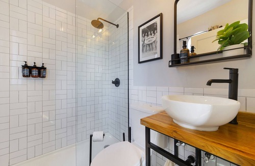 East Little Havana Hotel | Tower Hotel By At Mine Hospitality