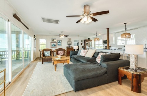 Sportsman Road House | Traditional Bayfront Fishing Camp w/Private T-head Pier + Outstanding Sunsets