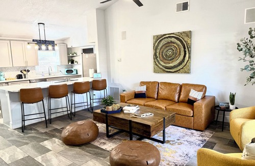 Sanford House | Trailhouse Retreat with Hot Tub, Firepit & Bikes