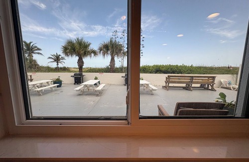 Cocoa Beach Condo | Tranquil 1-bedroom oceanfront condo in beautiful Cocoa Beach