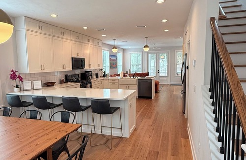 Duckpond House | Tranquil 2-bedroom house in walkable Gainesville neighborhood