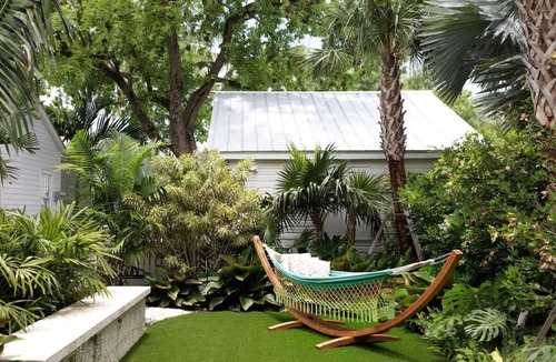 Old Town Hotel | Tranquil Bungalow w/an Artistic Vibe in Vibrant Key West | Breakfast Included