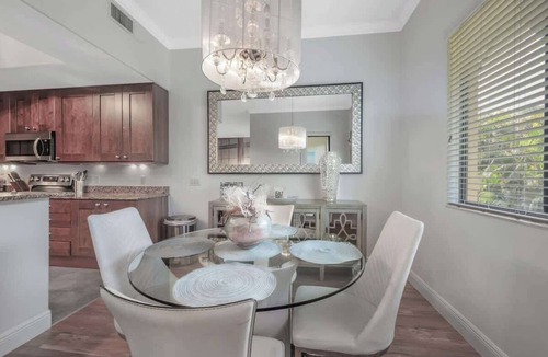 East Naples Condo | Tranquil Luxury 2BR Condo Near Beach & 5th Ave
