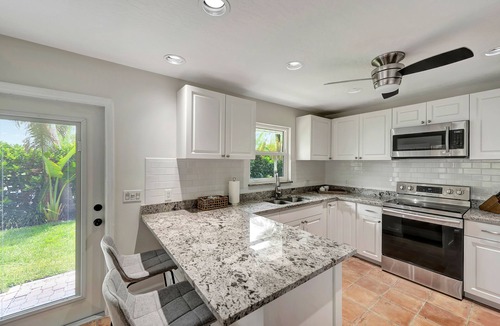 Central Beach House | Tranquil Retreat, private, peaceful and gorgeous views. Your own private oasis