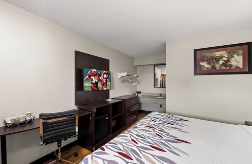 Las Colinas Hotel | Tranquil Rooms Near LEGOLAND, Sea Life Aquarium & Family Attractions | 2 Units