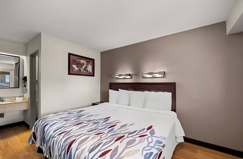 Las Colinas Hotel | Tranquil Rooms Near LEGOLAND, Sea Life Aquarium & Family Attractions | 2 Units