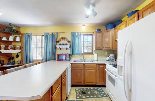 Westcliffe House | Tranquil Wet Mtn Cabin w/Views on 3 Acres!