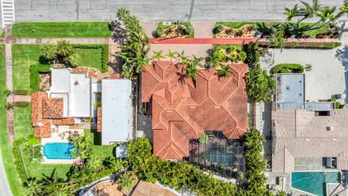 Saint Armands Key House | Tranquility - 4000 Sq ft of Luxury - Private Pool/Spa, Walk Everywhere, Pet Friendly