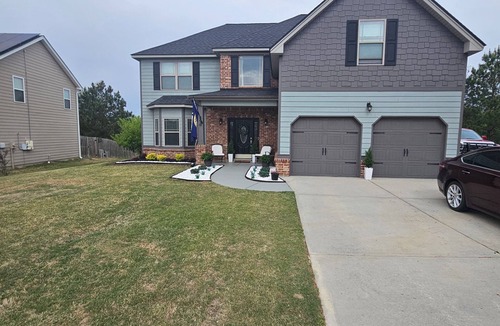 Evans House | Tree Top Cove, Augusta national 12 miles away. Centralized to all amenities.