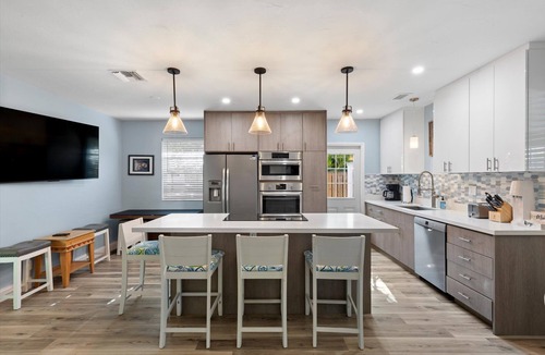 Midtown House | Tropical 3BR Casa Marina Retreat w/Private Pool — Steps to Higgs Beach