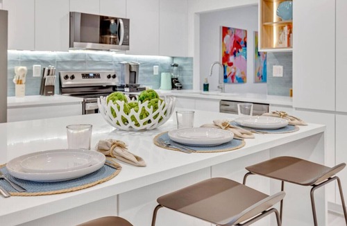 Plantation House | Tropical Bliss 15 Min to Beach