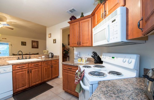 Indian Point House | Tropical Breeze House 3 Bedroom