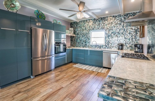 South Padre Island House | Tropical Dream: Book 7+ nights for 10% off your beachside bliss!