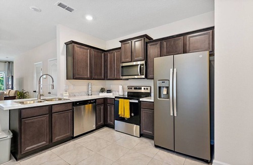 Baymeadows Villa | Tropical Oasis 2 bdr - patio, playground, dog park