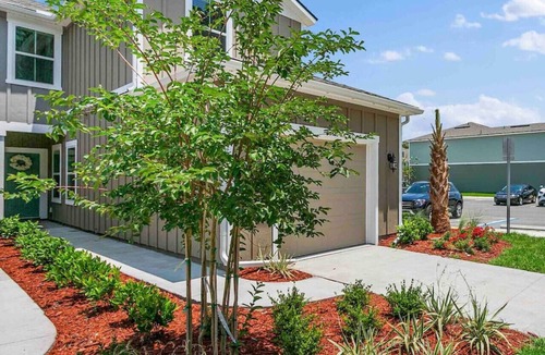 Baymeadows Villa | Tropical Oasis 2 bdr - patio, playground, dog park