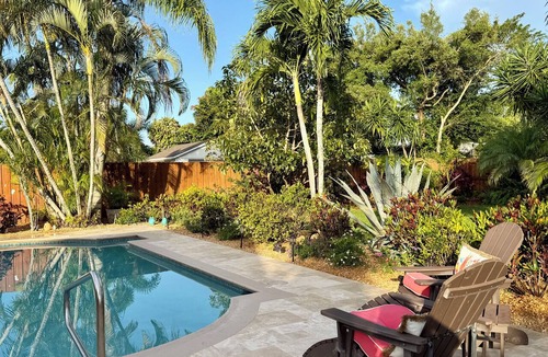 Wellington House | Tropical Oasis ~ Game Room ~ Spectacular Gardens ~ Heated 32' Saltwater Pool