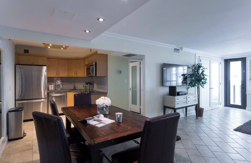 Mid Beach Apartment | Tropical Oceanfront Condo located in a resort directly on the beach