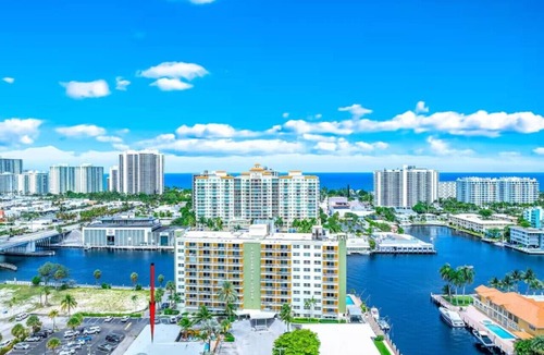 Coral Ridge Apartment | Tropical Paradise + POOL & PATIO