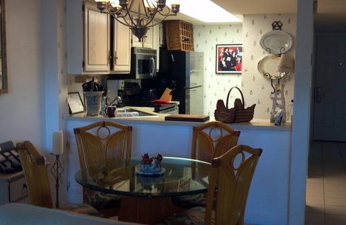 Park Shore Condo | Tropical Paradise Resort