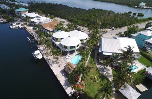 Marathon House | Tropical Pool Home - Tiki Hut & 60' Dock