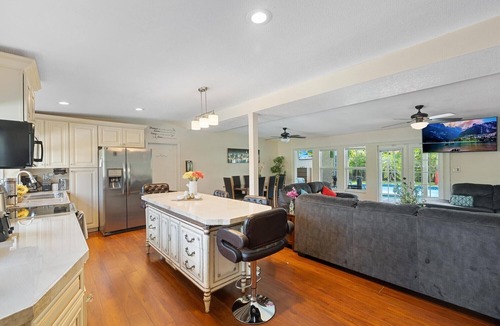 Riverland Village House | Tropical salt water pool home close to beaches,Hard Rock,Airport and Downtown!