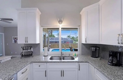 Marco Island House | Tropical Vacation Home Marco Island Florida - Close to Beaches-Pet Friendly-POOL