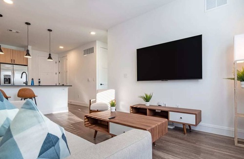 Hancock Apartment | Troubadour Landing #456 I Modern 1 Bed Apt in Austin