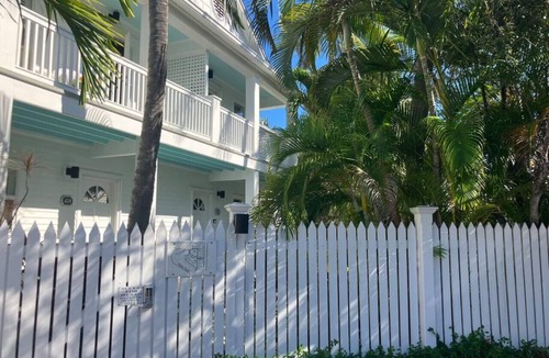 Bahama Village House | Truman Annex Townhome w/pool Key west
