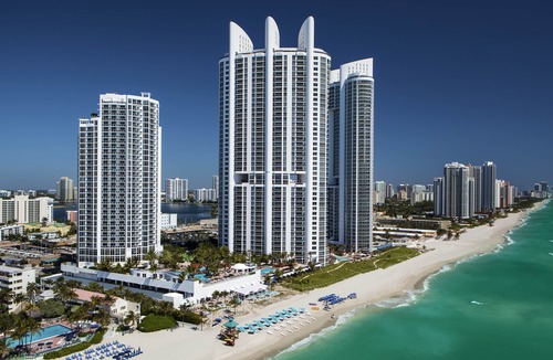 Sunny Isles Beach Hotel | Trump International Beach Resort
