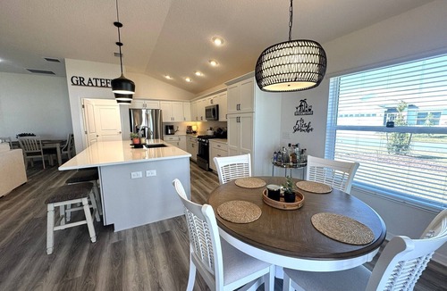 Wildwood House | tWalk to Brownwood Square, Bars/Food/Music/Shopping POOL/SPA Golf cart included!