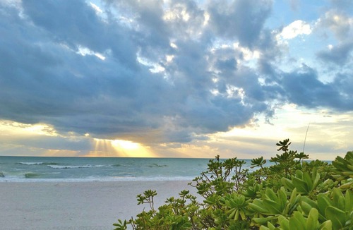 Ilexhurst Condo | Two Bed One Bath Beach Side Rental on Anna Maria Island steps to Holmes Beach