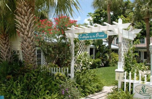 Pompano Beach House | Two Blks to Beach, Free Wi-fi, Eat-in Kitchen, Pets OK