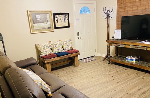 Eastern Division Apartment | Two Cozy Delightful Apt Combo As One Unit