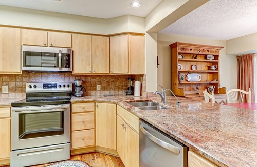 Fernandina Beach House | Two-Floor Beachwood Villa in Gated Amelia Island Resort!