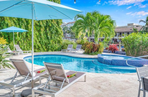 Coral Ridge Apartment | Two-floor Suite Heated pool Dock Access Quiet Neighborhood SaltAire One RESlDENCES