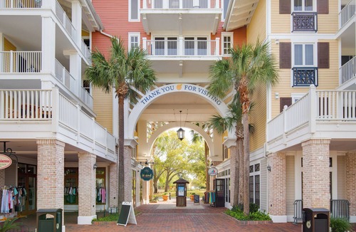 Villa Lago House | Two Golf Carts ~ Pet Friendly Resort House