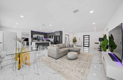 Golden Glades House | Two Neighboring Villas in The Heart of Miami