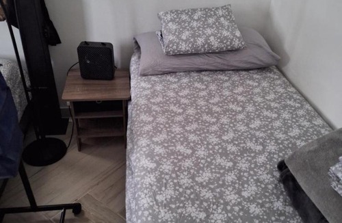 Ruskin House | Two quiet smoke-free rooms for 4