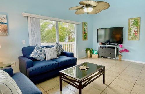 Bradenton Beach House | Two story condo with ocean on one side and bay on other only steps away