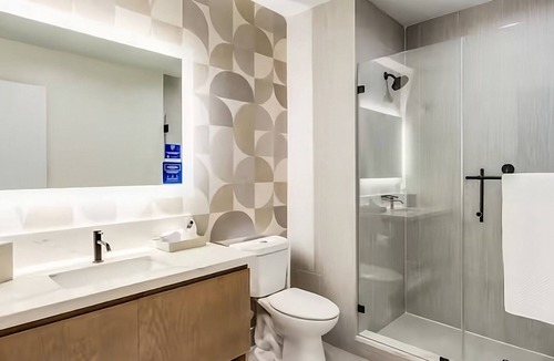 Ojus Hotel | Two Units | Modern Stays | Outdoor Pool | Near Aventura Mall