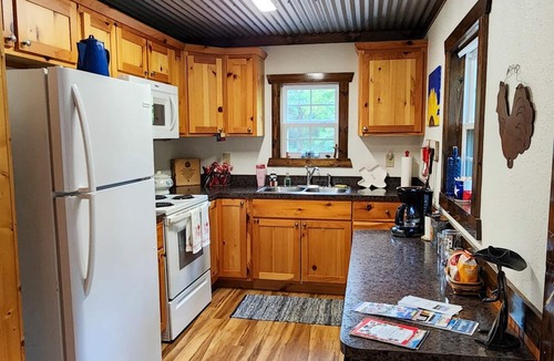 Quitman Cabin | TX HICKORY HIDEOUT CABN: Spiritual Retrt & Country MicroResort, Rest&Restoration