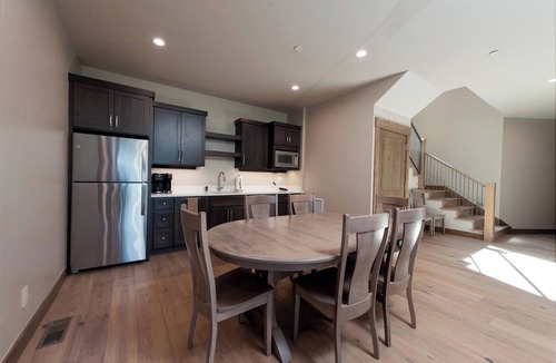Purgatory House | Ultra Luxury Mountain Retreat on 9 Acres - 4 Miles to Purg - Hot Tub/BBQ/AC