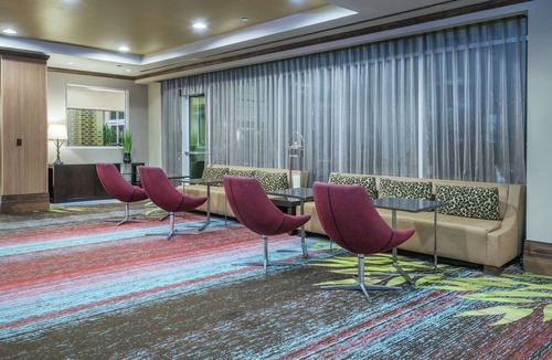 Far North Central Hotel | Uncover San Antonio’s Top Highlights w/a Modern Touch | Outdoor Pool Access